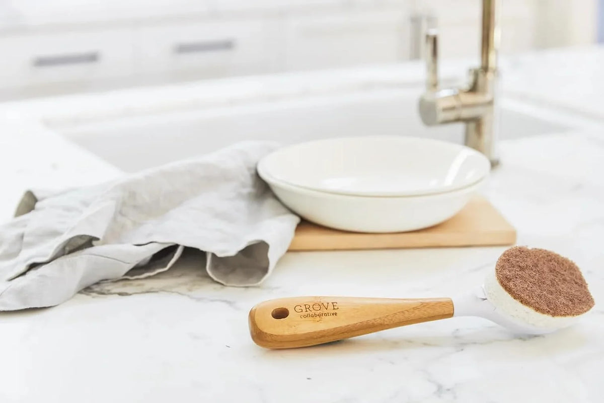 Grove Co. Replaceable Head Walnut Scrubber Dish Brush, Non-Scratch, 1 Count